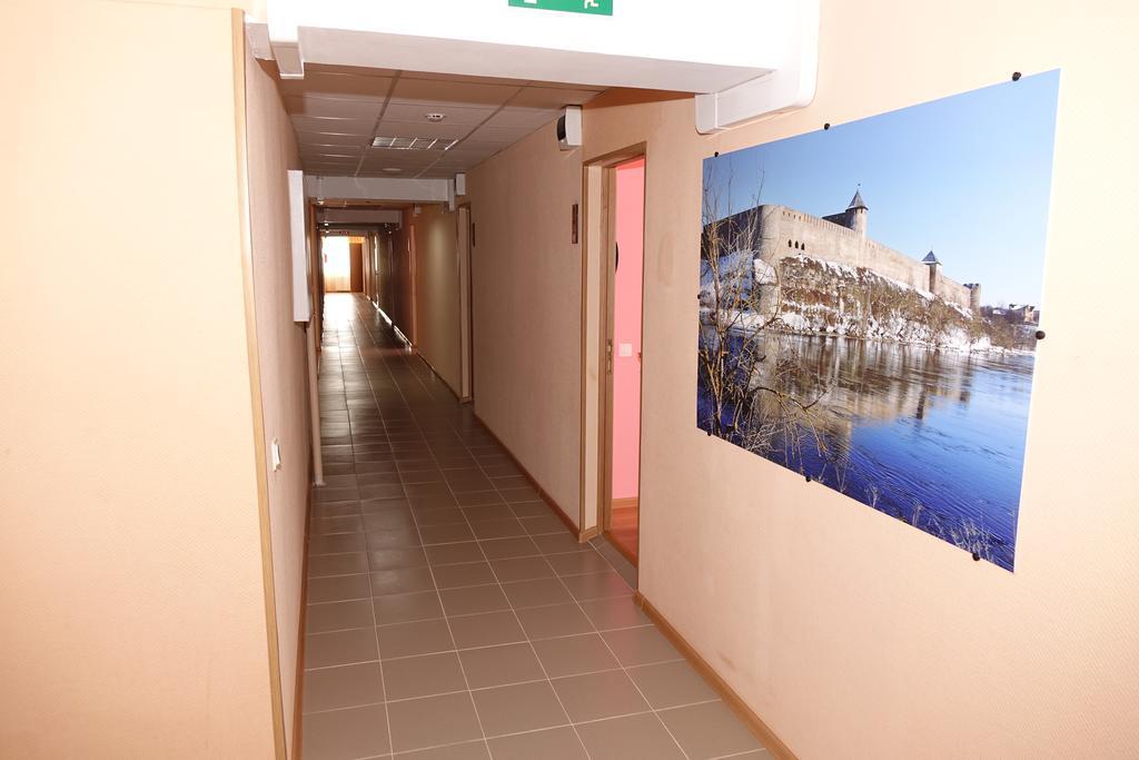 Hotel Vityaz Ivangorod Buitenkant foto