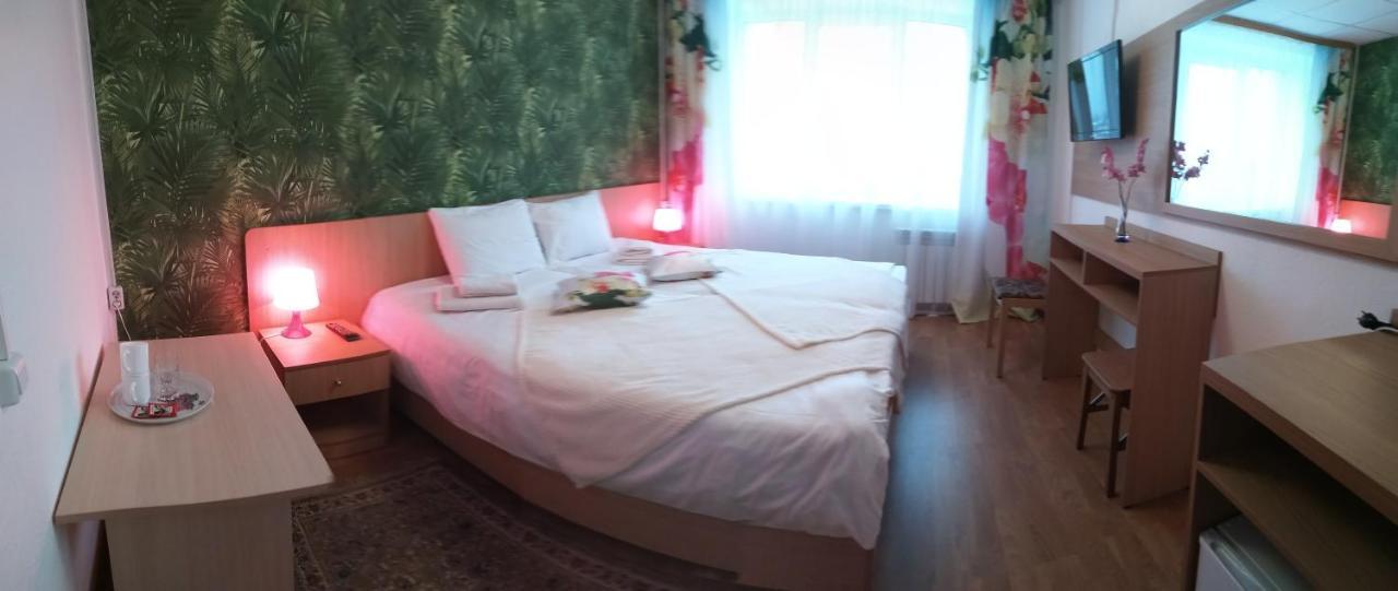 Hotel Vityaz Ivangorod Buitenkant foto